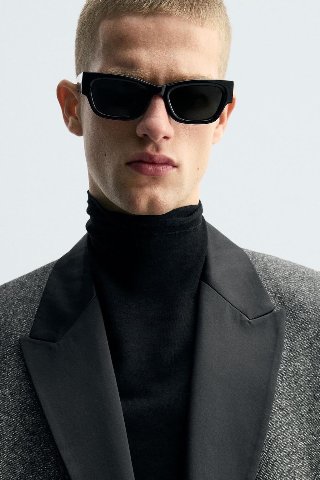 ДВУБОРТНЫЙ БЛЕЙЗЕР С КОНТРАСТНЫМИ ЭЛЕМЕНТАМИ