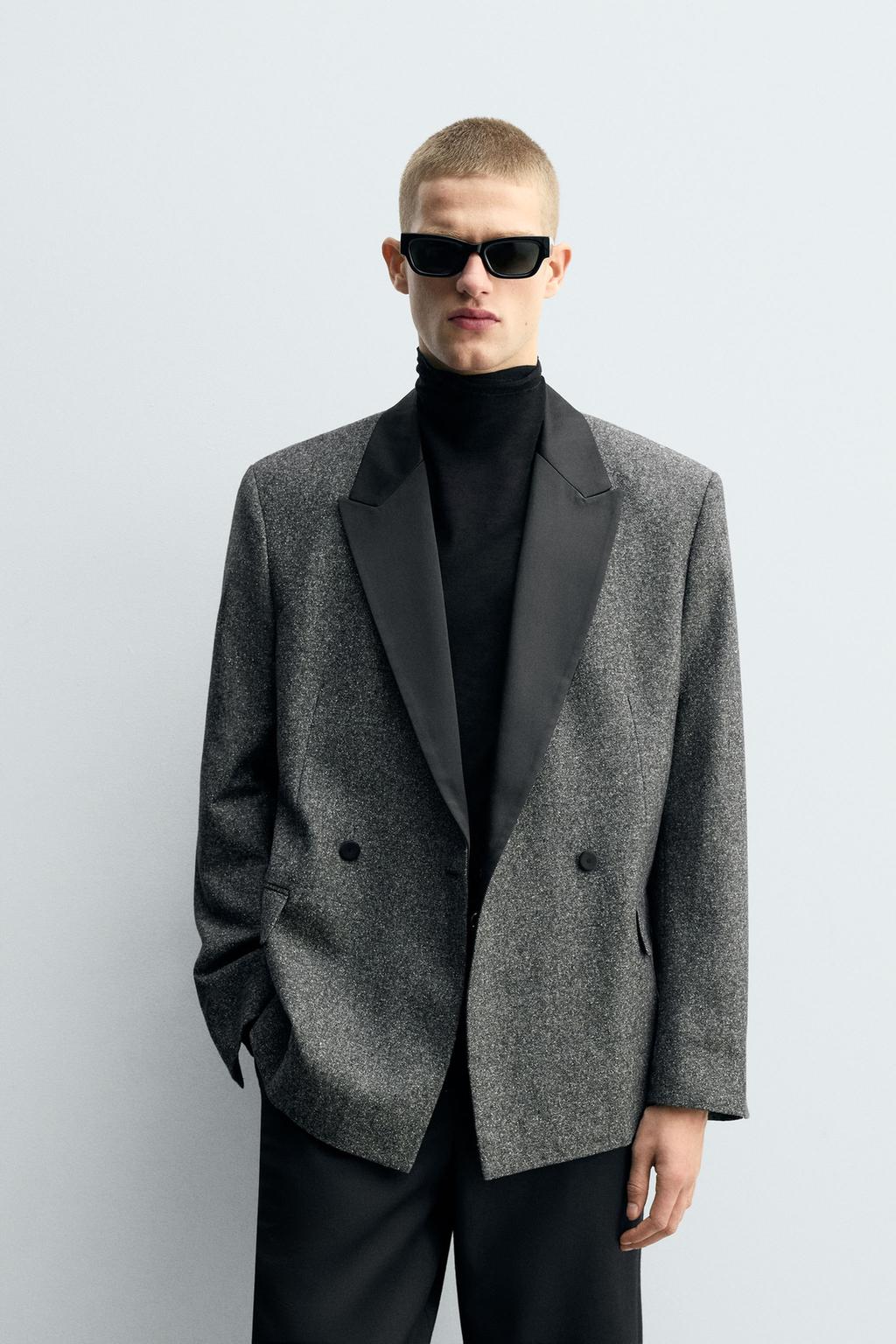 ДВУБОРТНЫЙ БЛЕЙЗЕР С КОНТРАСТНЫМИ ЭЛЕМЕНТАМИ