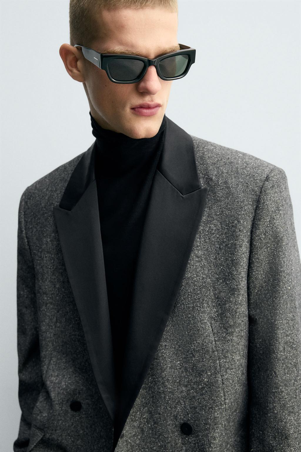 ДВУБОРТНЫЙ БЛЕЙЗЕР С КОНТРАСТНЫМИ ЭЛЕМЕНТАМИ