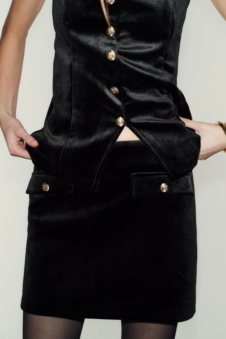 Вельветовая короткая юбка