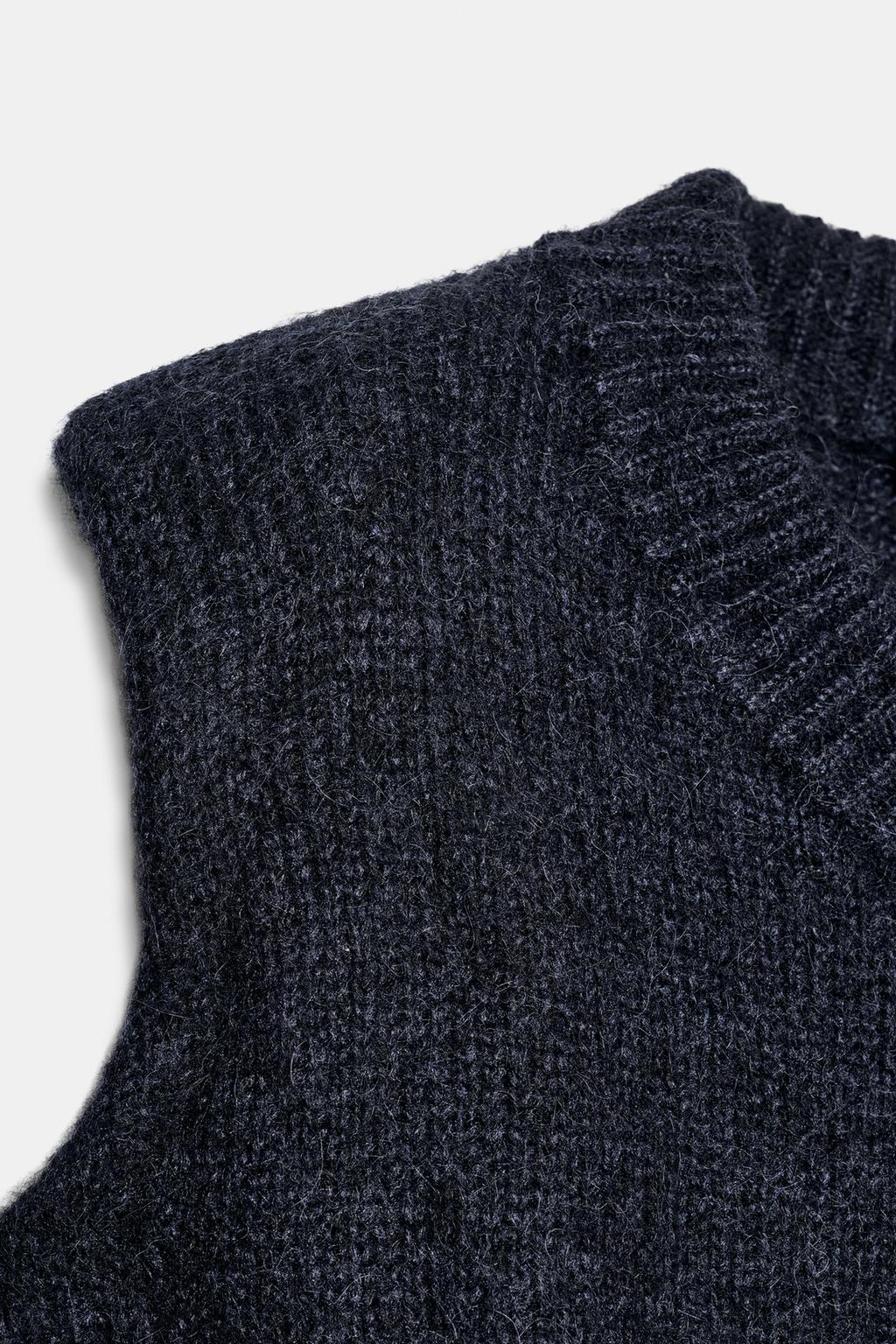 ЖИЛЕТ ИЗ ШЕРСТИ И АЛЬПАКИ С ПОГОНАМИ