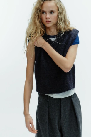 Жилет из шерсти и альпаки с погонами- Заказать в России