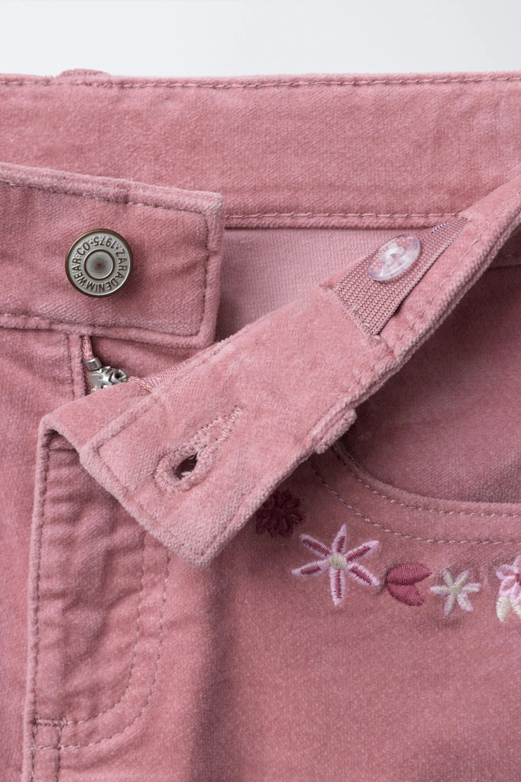 Бархатные брюки с вышитыми цветами