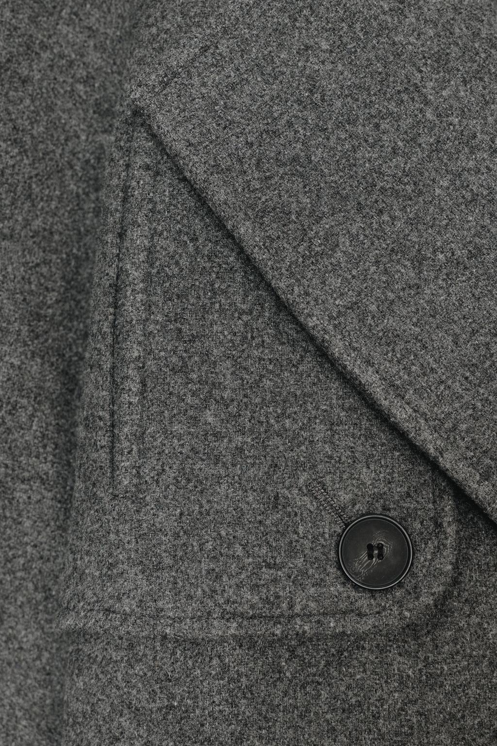 ДВУБОРТНОЕ ПАЛЬТО С ПОЯСОМ И ШЛЕВКАМИ