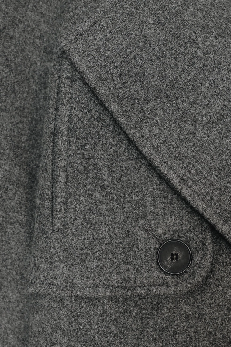 Пальто с двубортной застежкой, поясом и петлями