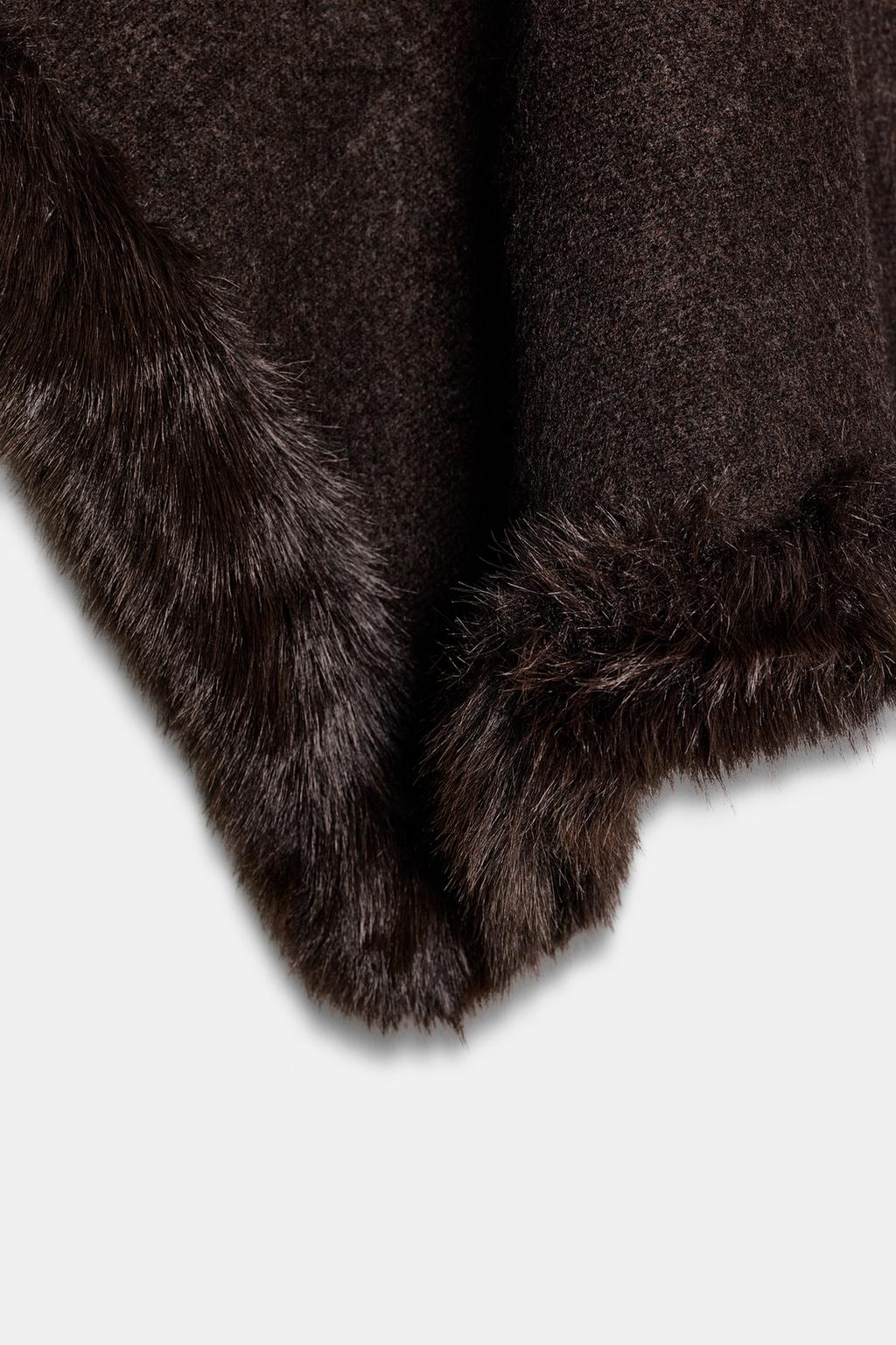 ПОНЧО-НАКИДКА ИЗ ИСКУССТВЕННОГО МЕХА