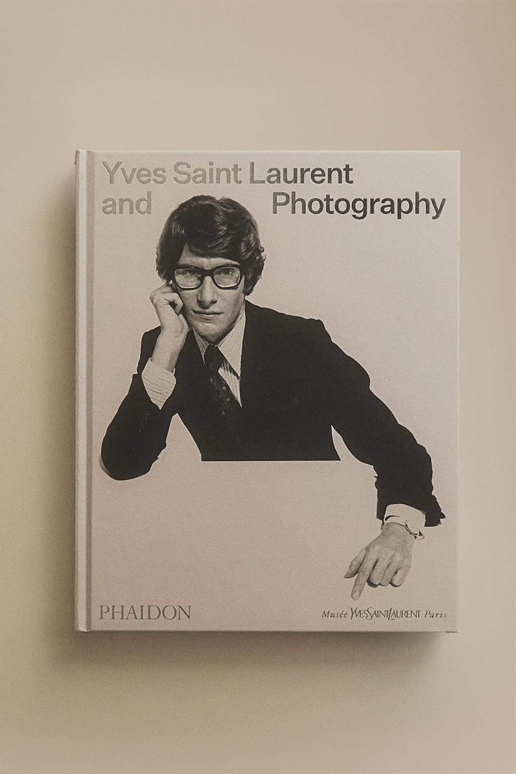Книга yves saint laurent и фотография