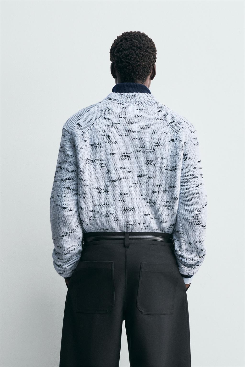 СВИТЕР ИЗ РЕЛЬЕФНОЙ ТКАНИ С КОНТРАСТНЫМ УЗОРОМ