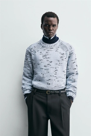 Свитер из рельефной ткани с контрастным узором- Заказать в России