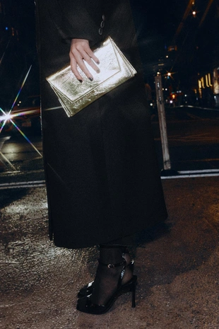 Сумка с рельефным узором и клапаном- Заказать в России