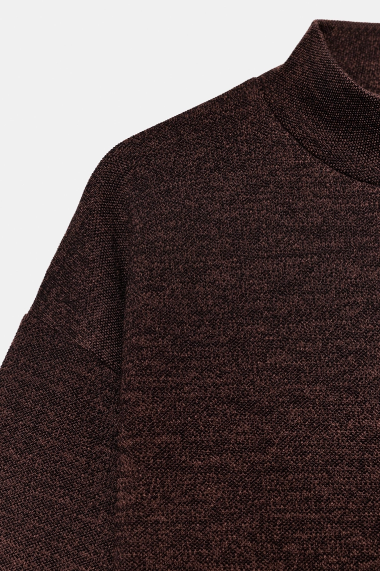 Футболка с высоким воротом из пике