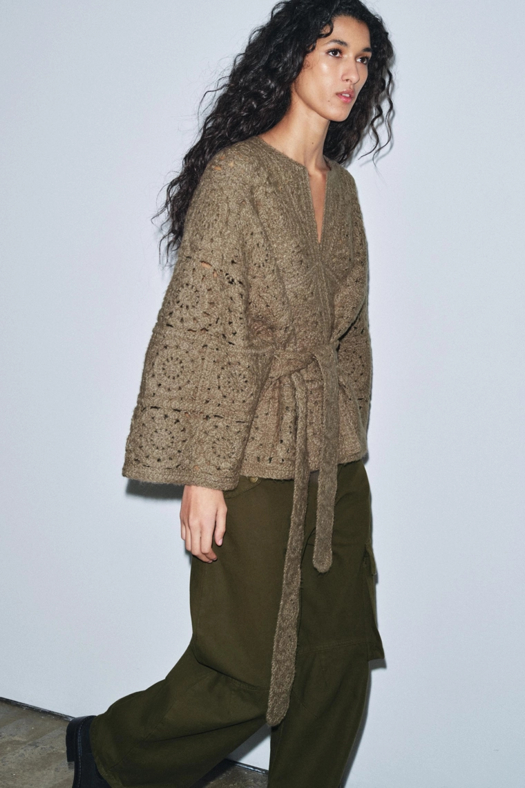 Кардиган с поясом из вязаного полотна