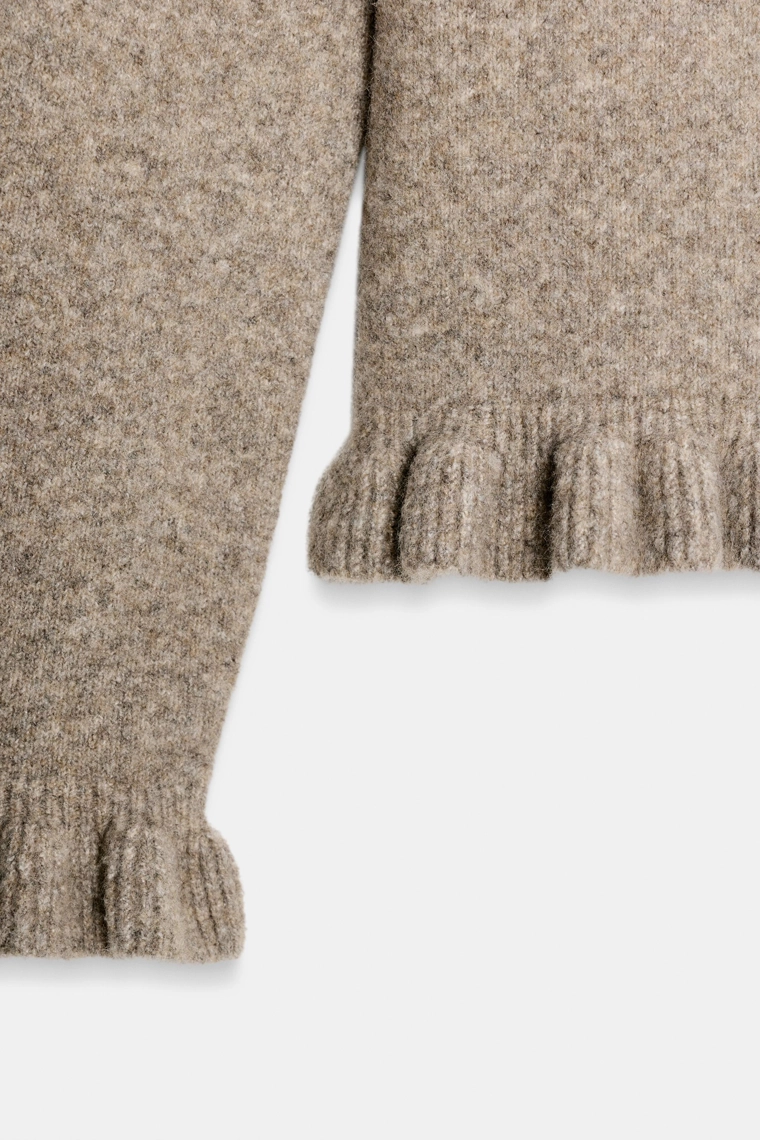 Трикотажный кардиган с оборками