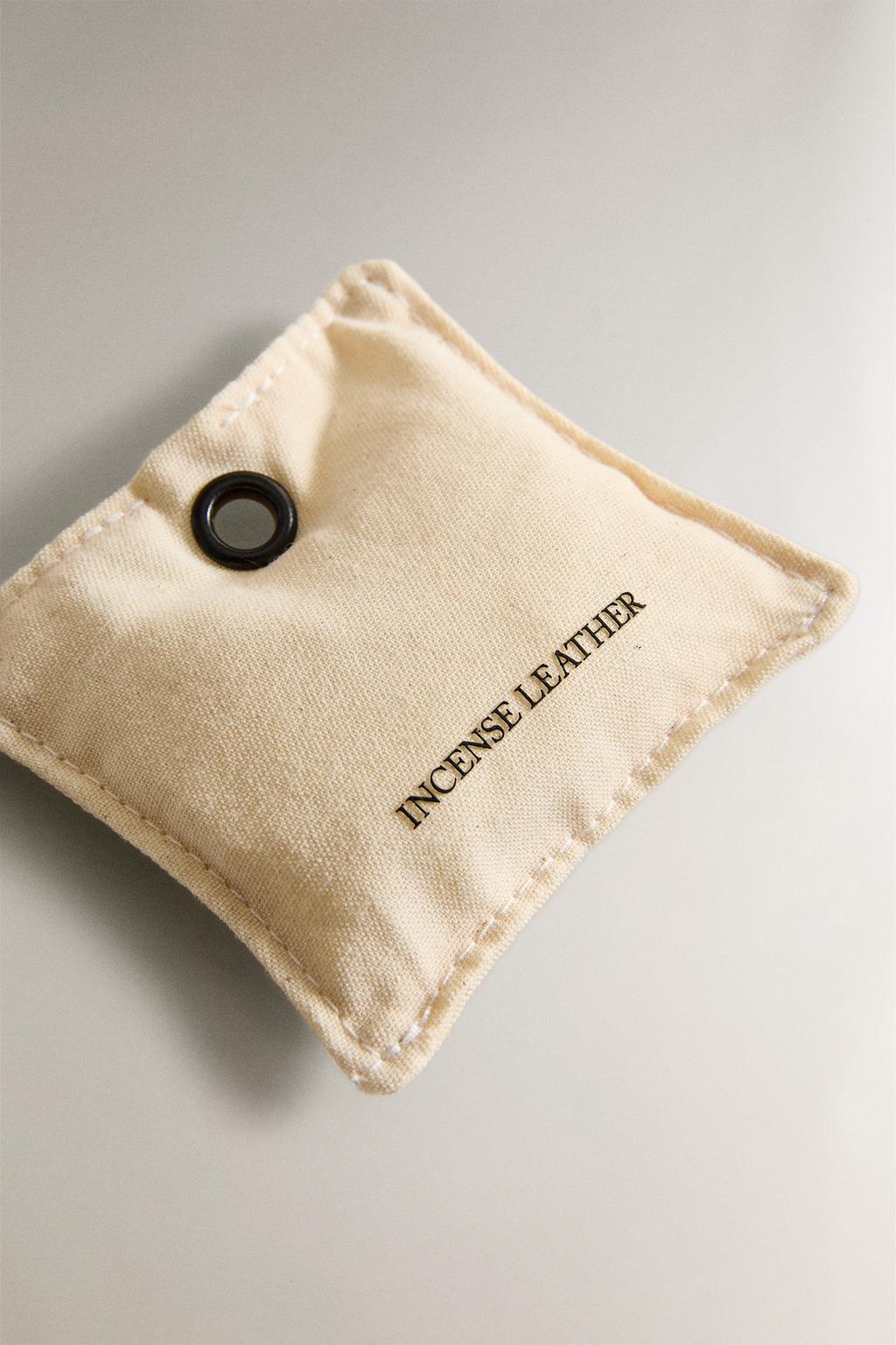 Кожаный автомобильный автоинеэратор с ладаном