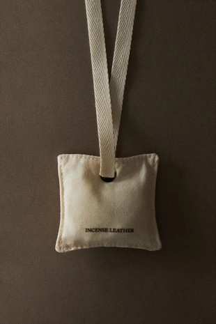 Кожаный автомобильный автоинеэратор с ладаном- Заказать в России