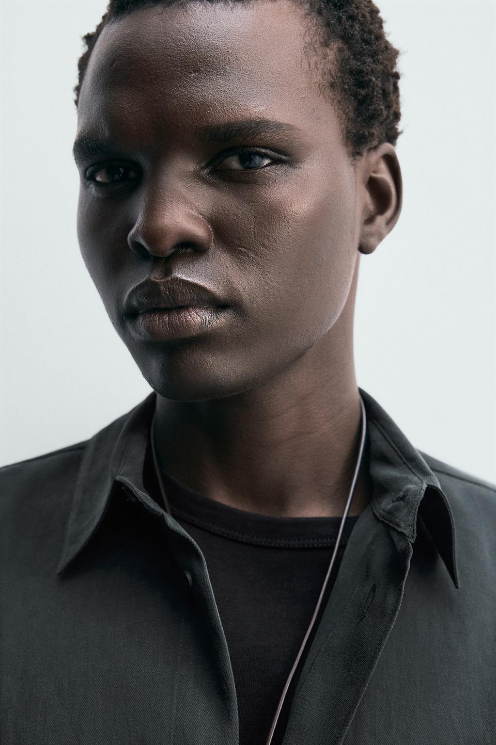 РУБАШКА СВОБОДНОГО КРОЯ ИЗ СТРУЯЩЕЙСЯ ТКАНИ