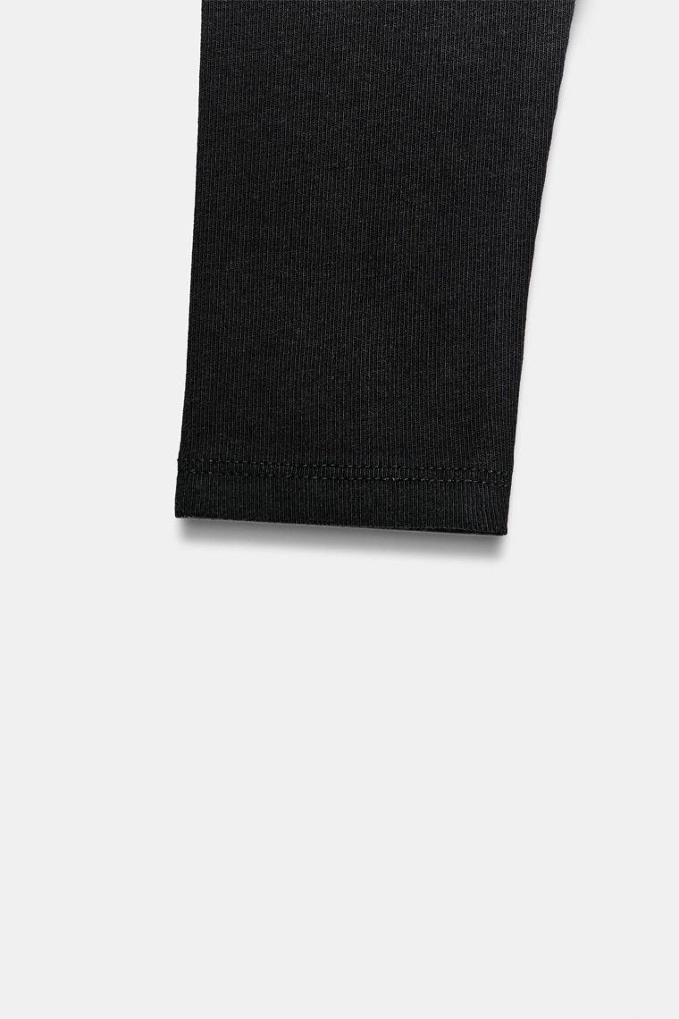 Футболка с драпировкой на боку