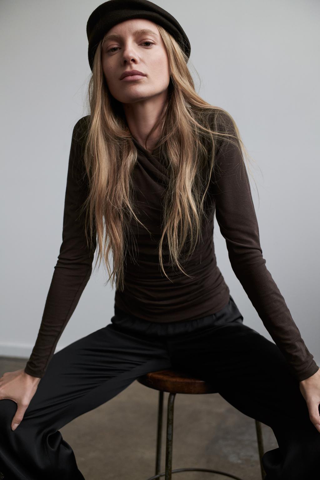 ФУТБОЛКА С БОКОВОЙ ДРАПИРОВКОЙ