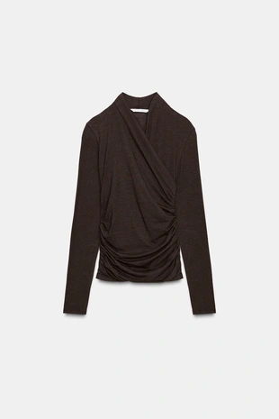 Футболка с боковой драпировкой