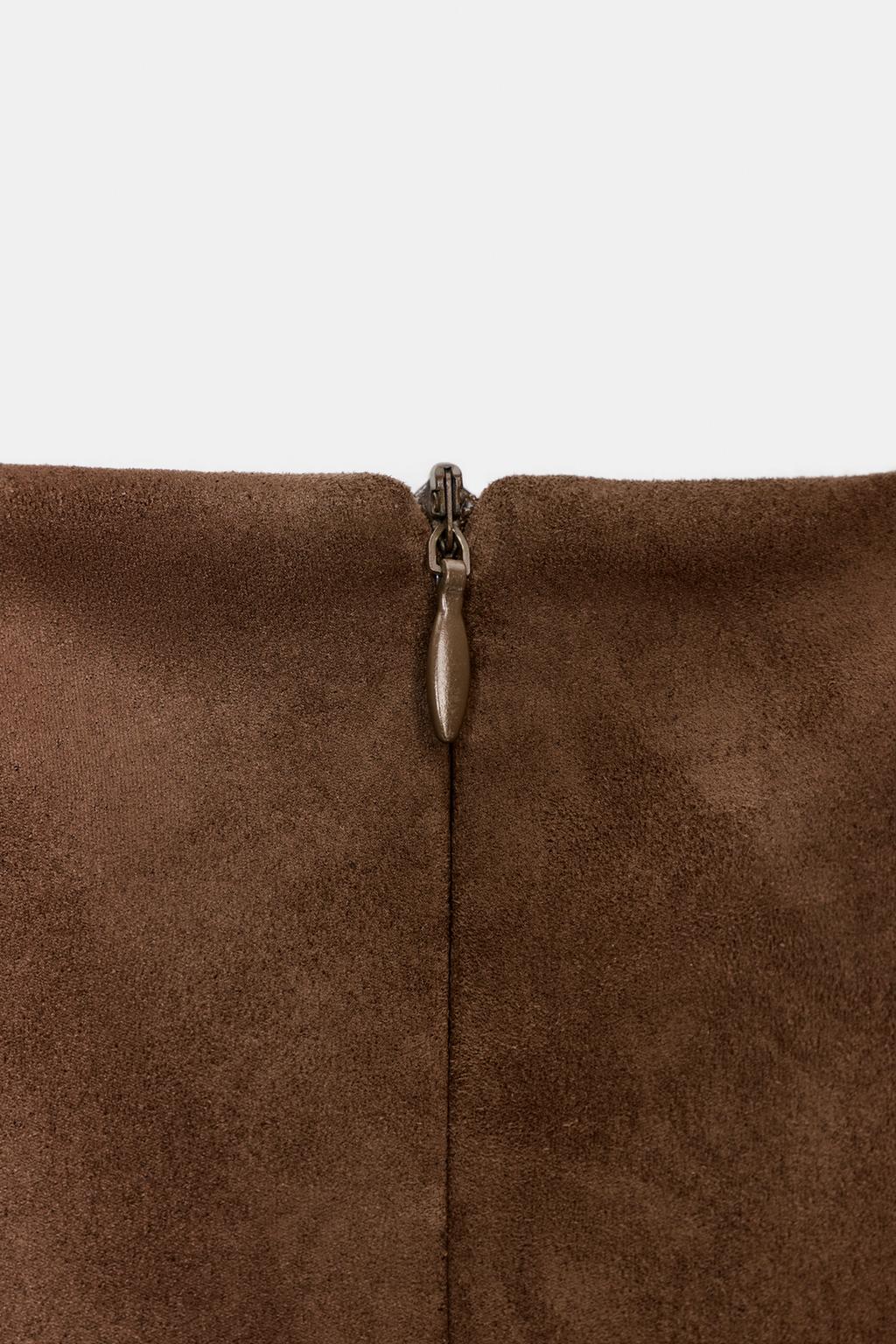 КОРОТКОЕ ПЛАТЬЕ ИЗ ИСКУССТВЕННОЙ ЗАМШИ С ВОЛАНАМИ