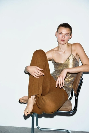 Майка на бретелях с пайетками и бусинами- Заказать в России