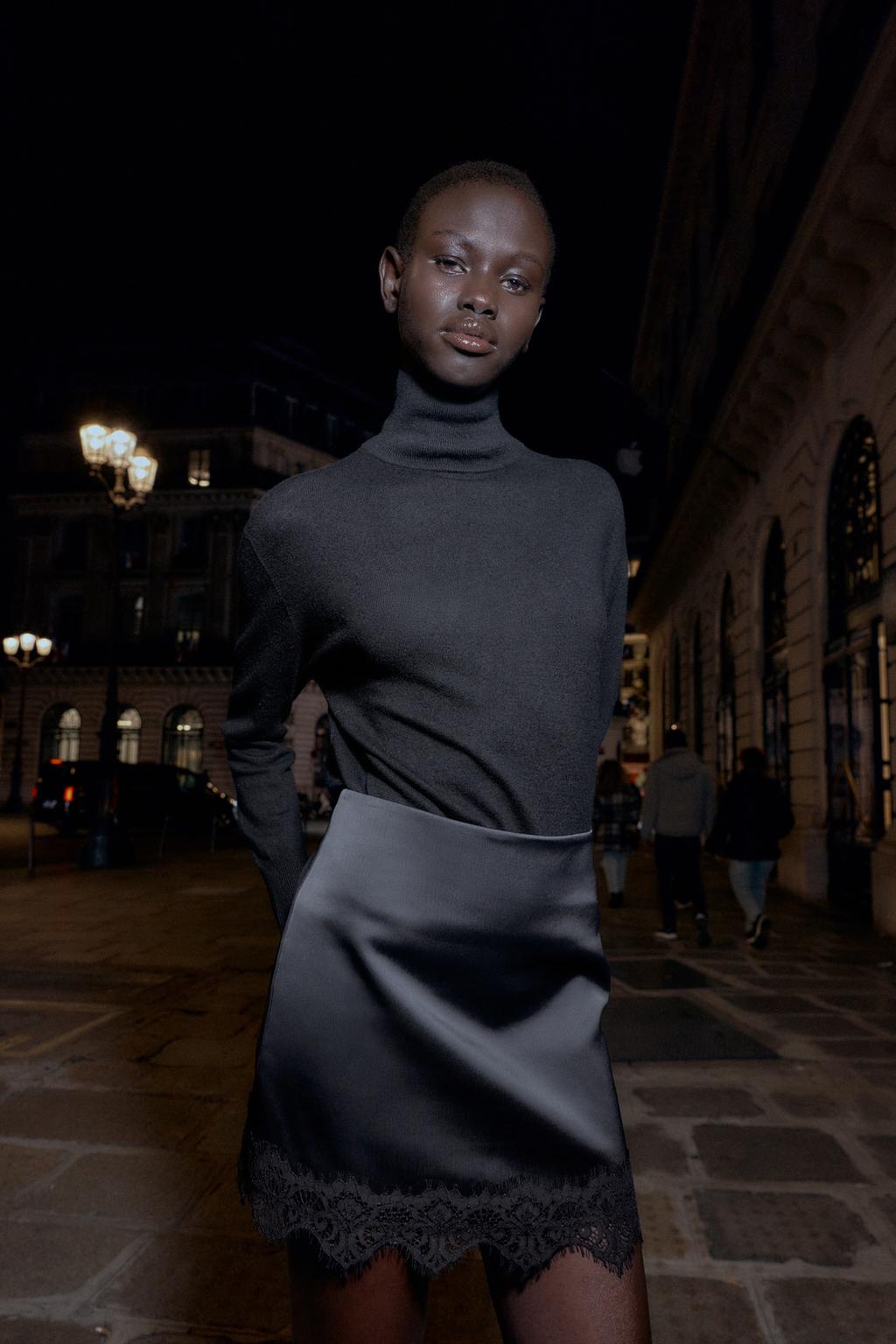 ЮБКА-ШОРТЫ С КРУЖЕВНОЙ ОТДЕЛКОЙ