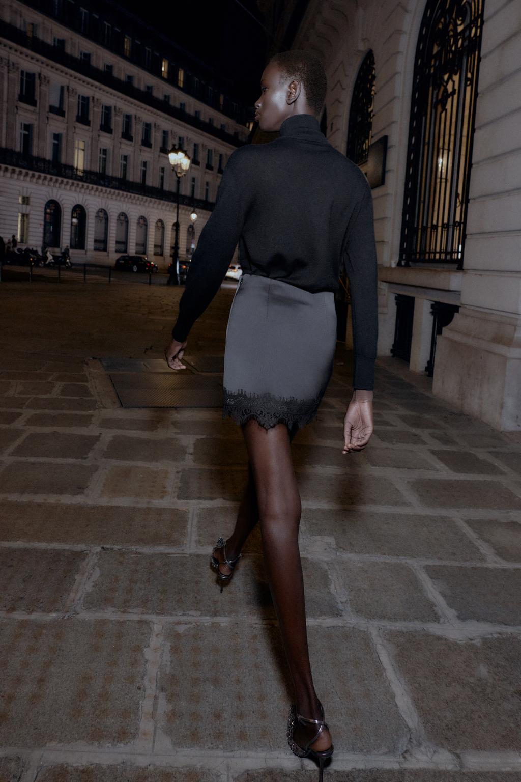 ЮБКА-ШОРТЫ С КРУЖЕВНОЙ ОТДЕЛКОЙ