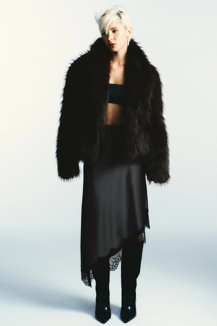 Юбка из атласа с кружевом