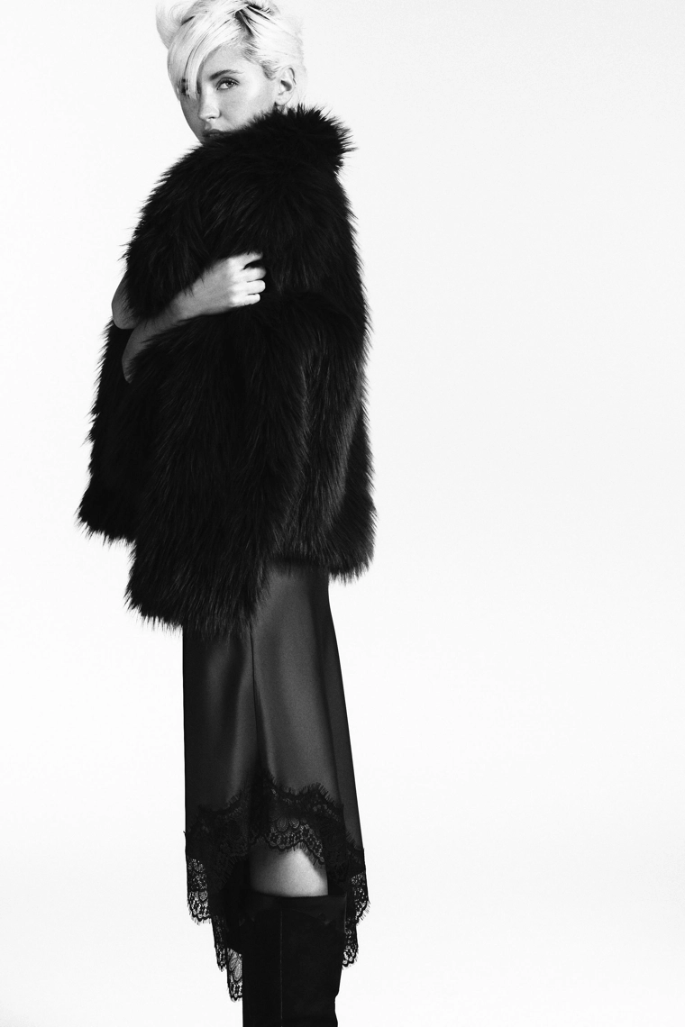 Юбка из атласа с кружевом