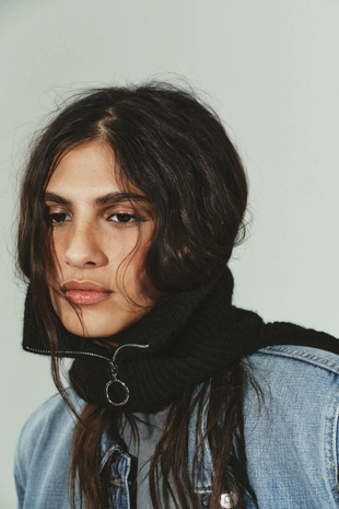 Трикотажный шарф с воротником-стойкой- Заказать в России