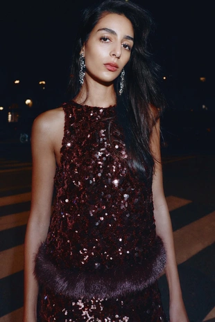 Топ с пайетками и низом из искусственного меха- Заказать в России