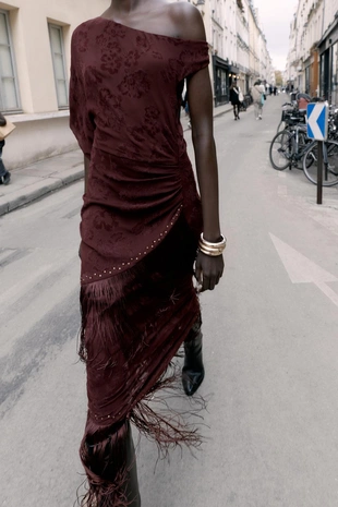 Платье миди асимметричного кроя с бахромой и вытравленным узором- Заказать в России