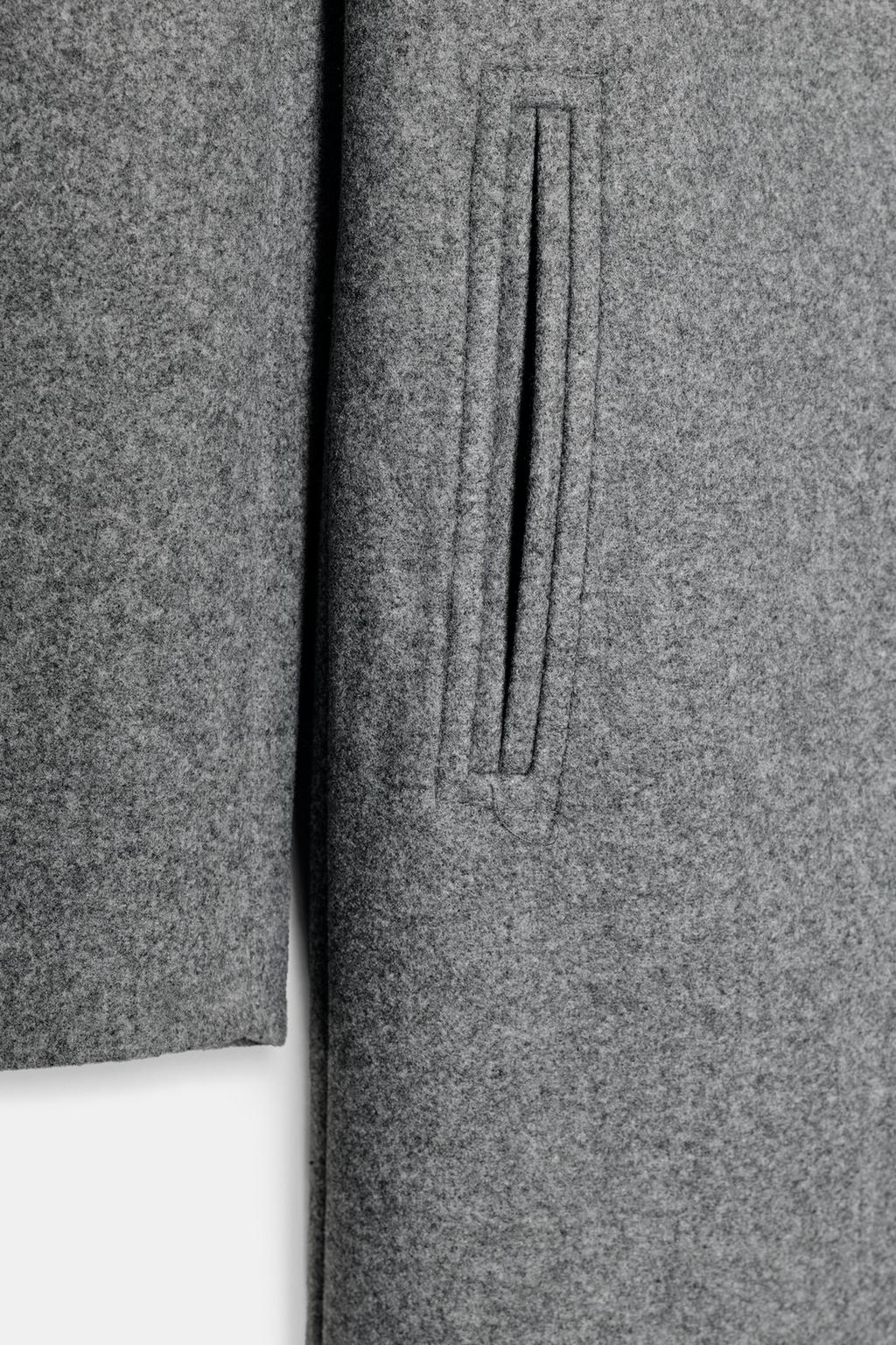 МЯГКОЕ ПАЛЬТО С ПОДПЛЕЧНИКАМИ