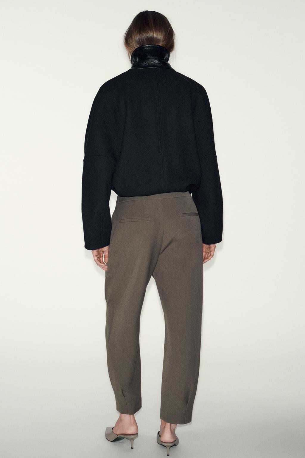 БРЮКИ CARROT FIT СО СКЛАДКАМИ