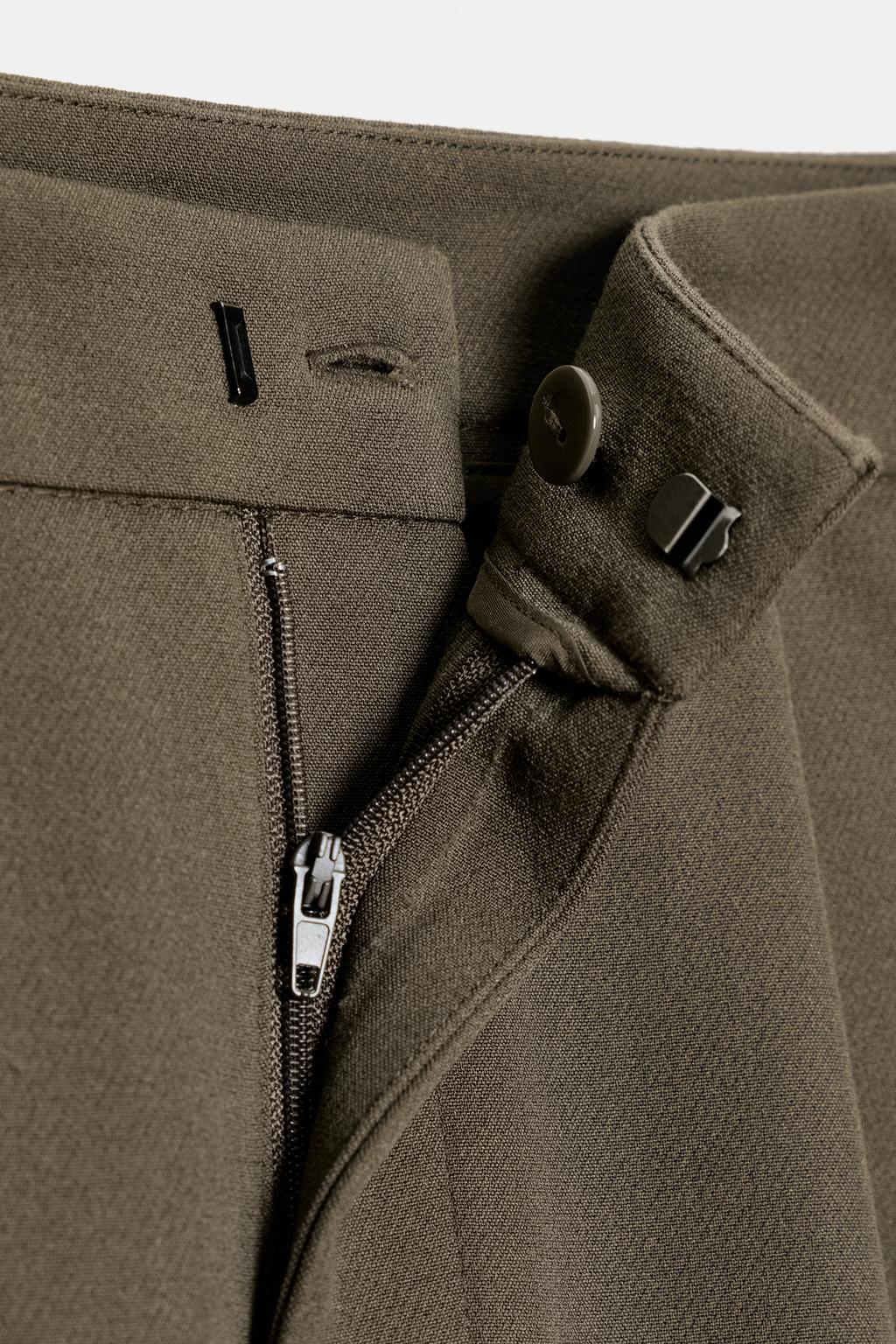 БРЮКИ CARROT FIT СО СКЛАДКАМИ