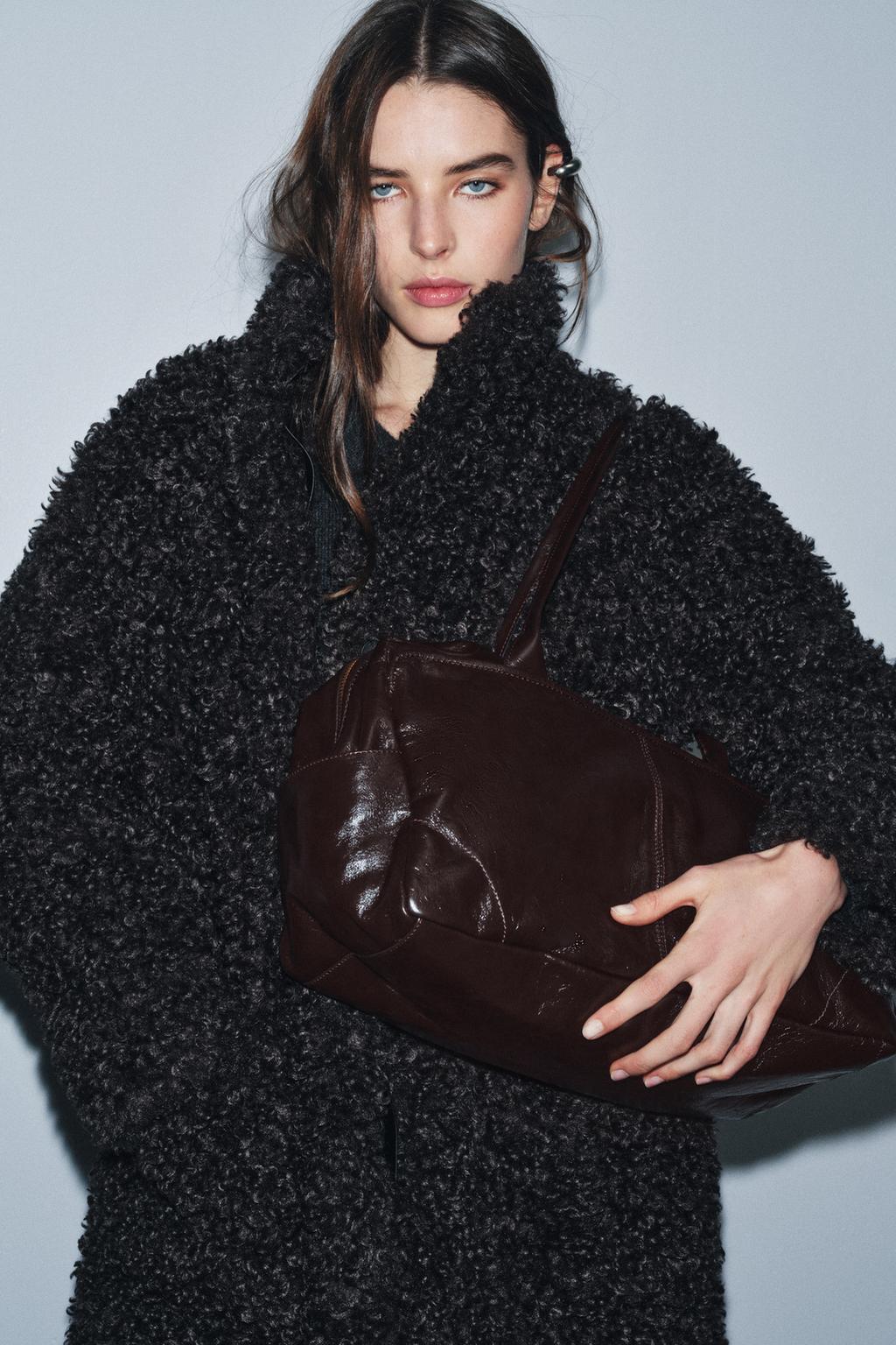 МАКСИ-СУМКА-БОУЛИНГ ИЗ КОЖИ