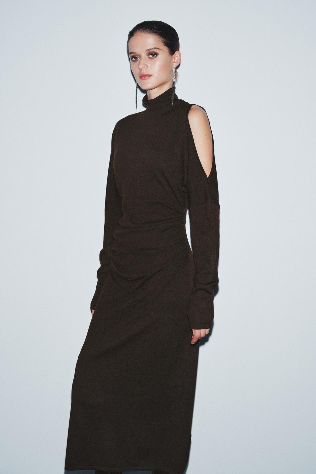 ТРИКОТАЖНОЕ ПЛАТЬЕ МИДИ С ВЫРЕЗАМИ