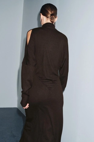 Трикотажное платье миди с вырезами- Заказать в России