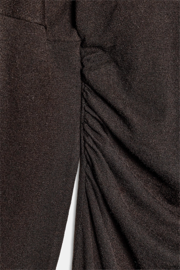 Платье-миди с вырезом и плетением