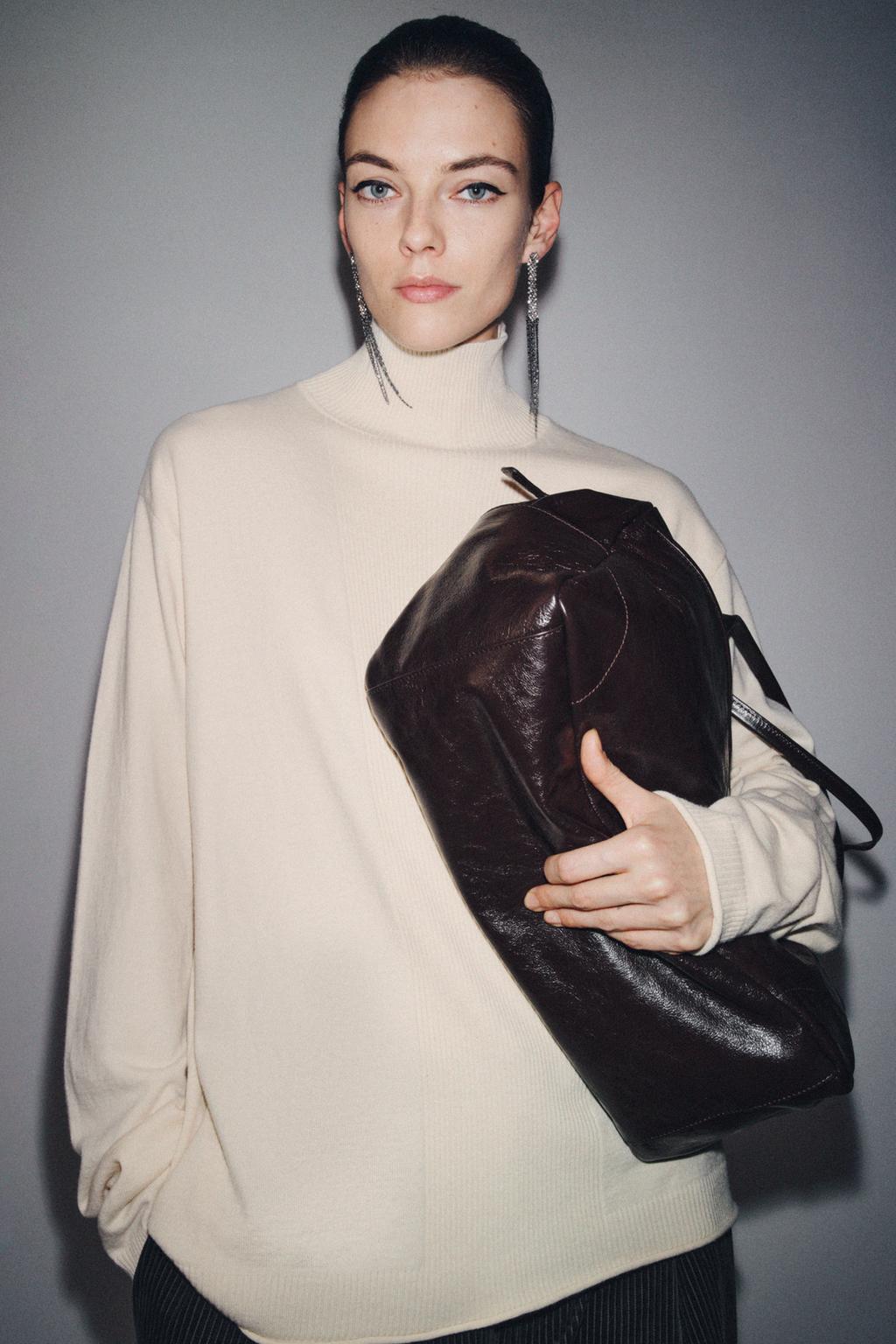 ДЖЕМПЕР ОВЕРСАЙЗ ИЗ ТРИКОТАЖА