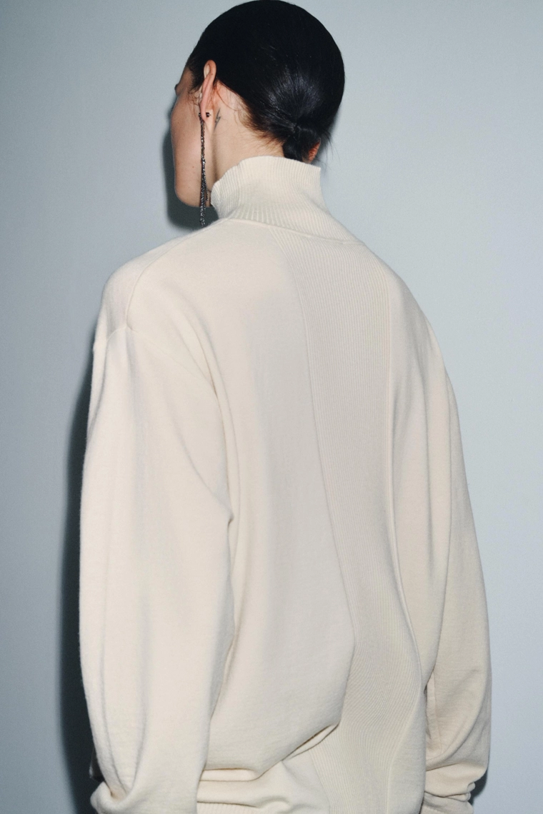 Джемпер с крупной вязкой