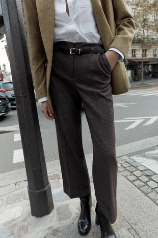 Брюки с ремнем и узором «гусиная лапка»- Заказать в России