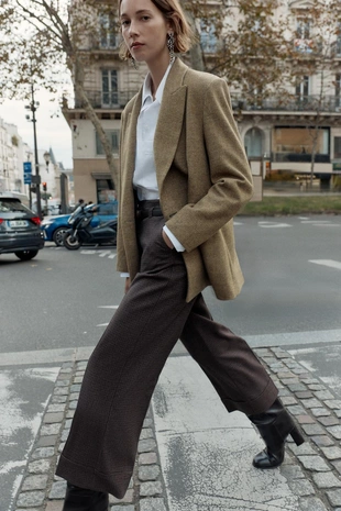 Брюки с ремнем и узором «гусиная лапка»- Заказать в России