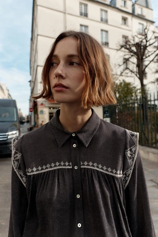 Блуза с вышивкой- Заказать в России