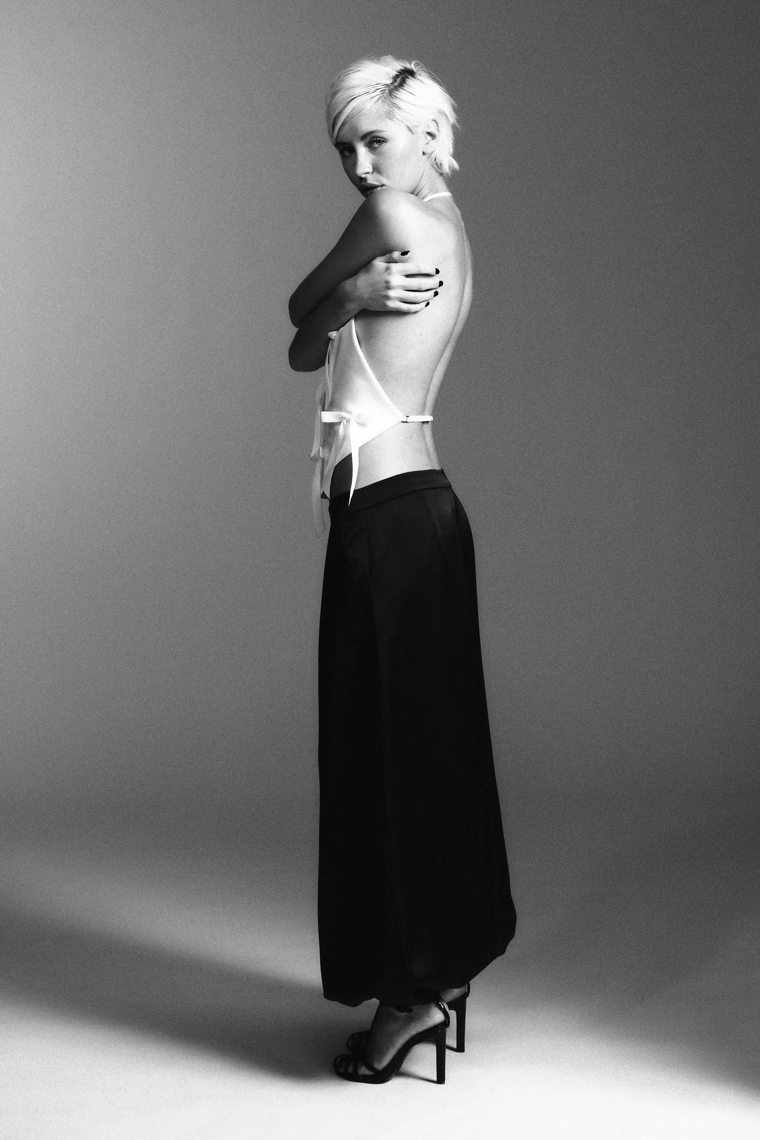 Топ с бантами на шее