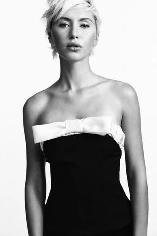 Топ без бретелей с комбинированным бантом- Заказать в России