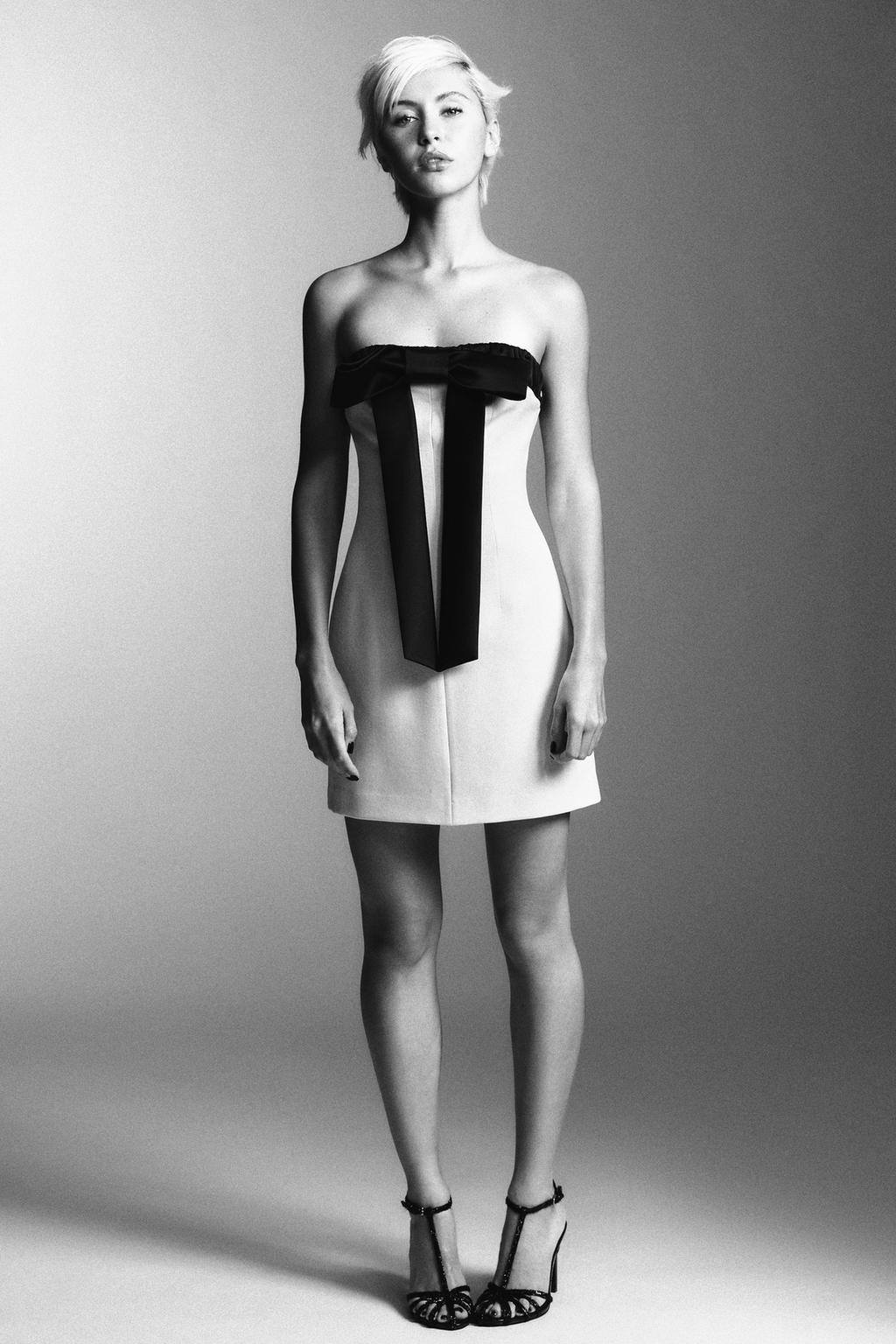 ПЛАТЬЕ БЕЗ БРЕТЕЛЕЙ С БАНТОМ