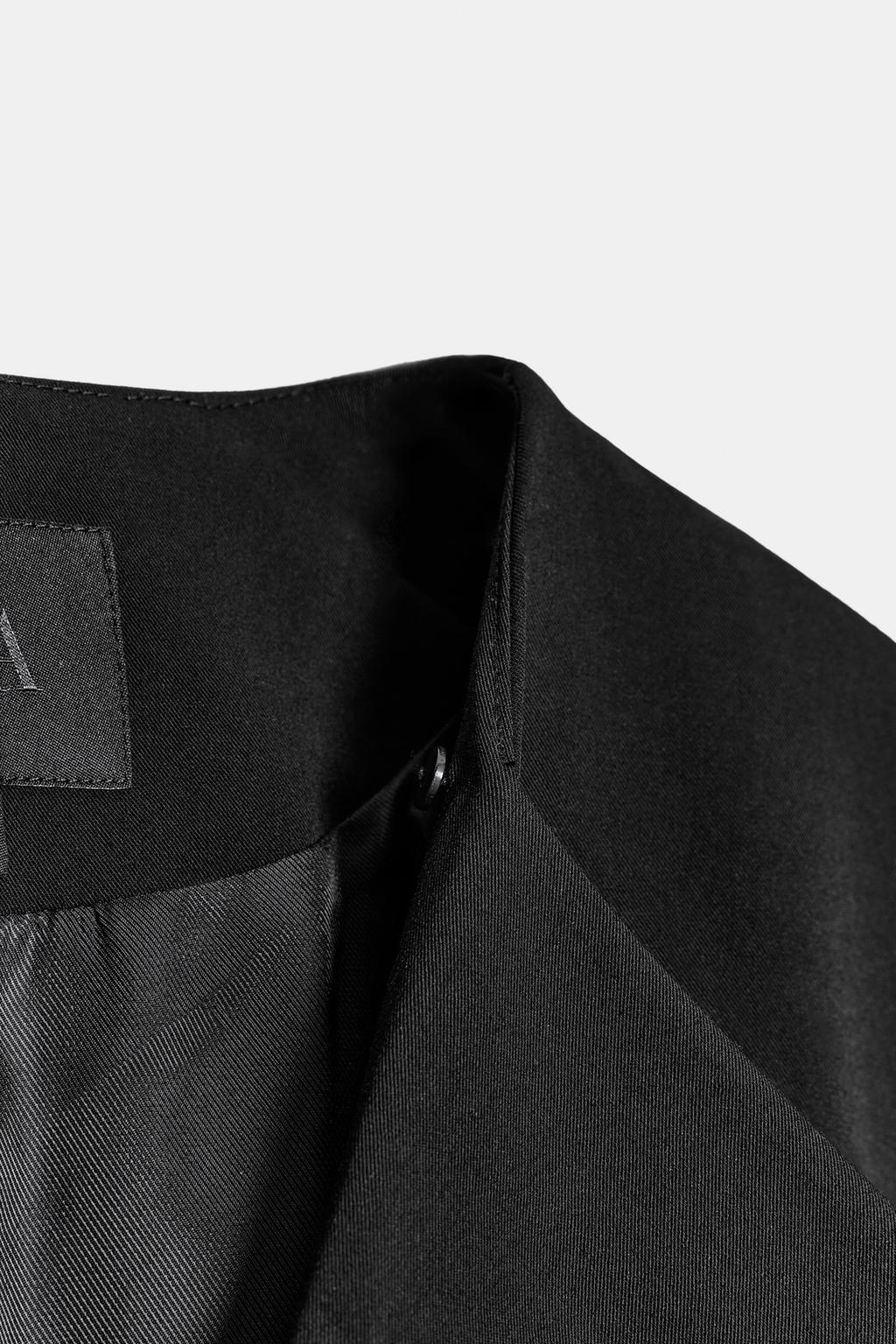 БЛЕЙЗЕР С КОНТРАСТНЫМ ПЛАТКОМ