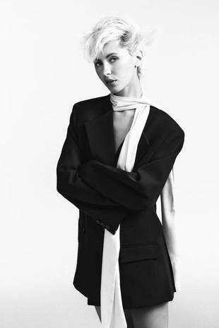 Блейзер с контрастным платком- Заказать в России