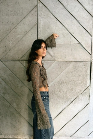 Укороченный кардиган с кружевом и воланами- Заказать в России